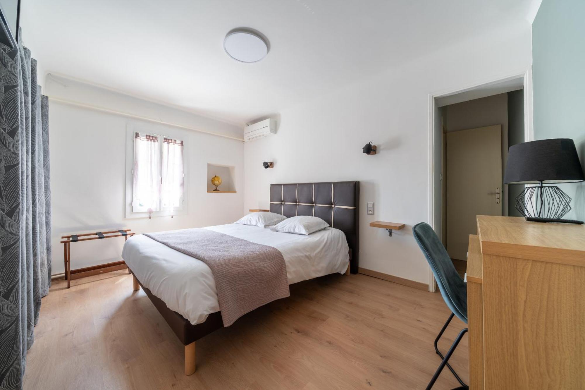 Logis Hotel Le Chene Vert Bollène Zewnętrze zdjęcie